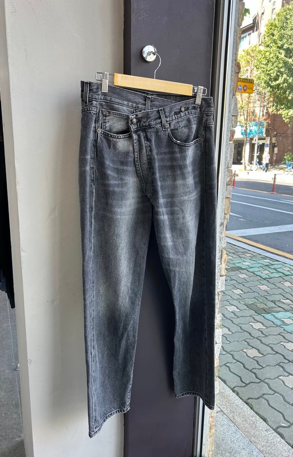 R13 알써틴 25SS 크로스오버 데님 팬츠 상품이미지3