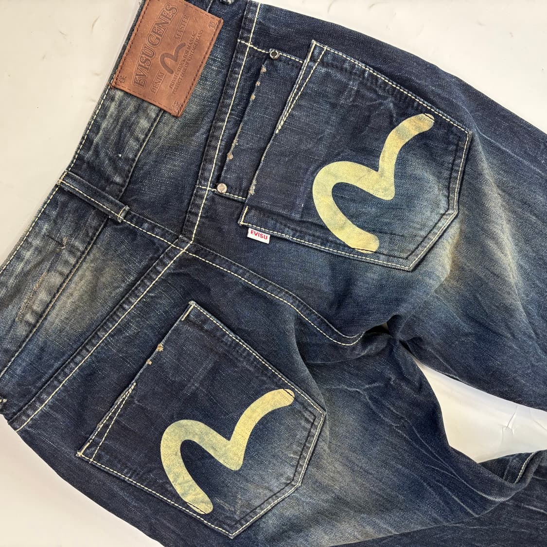 에비수(EVISU) 자수 포인트 워싱 데님 팬츠 상품이미지4