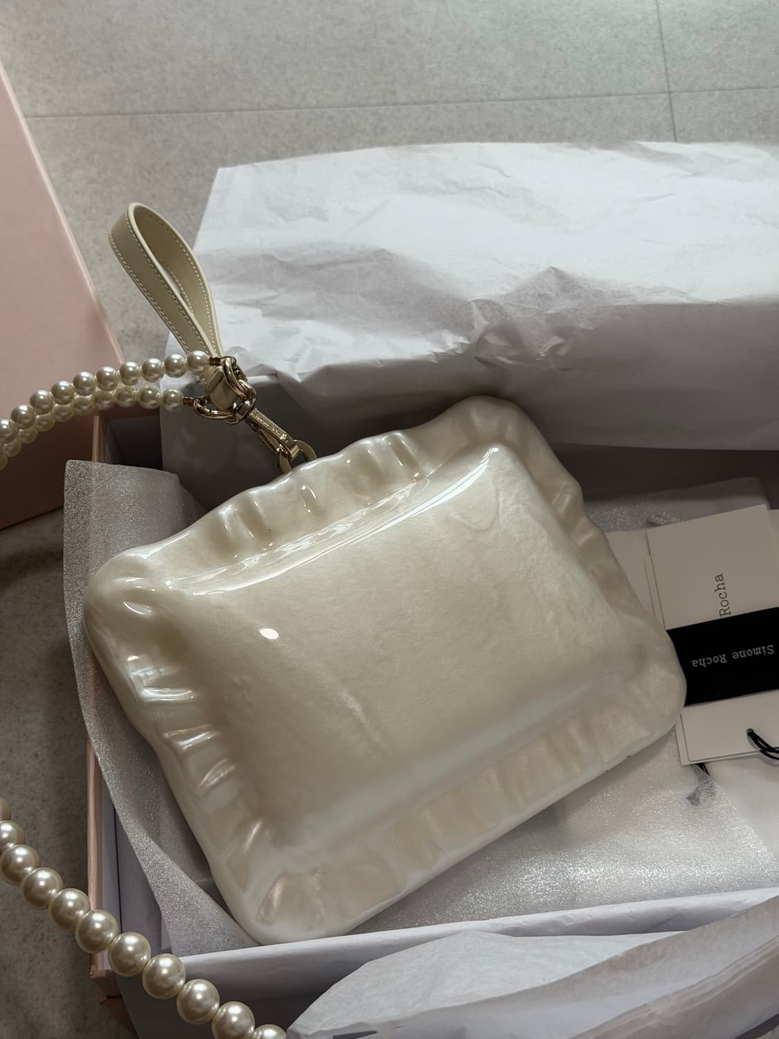 시몬로샤 펄 베개 커버 클러치 크로스 스트랩 상품이미지1