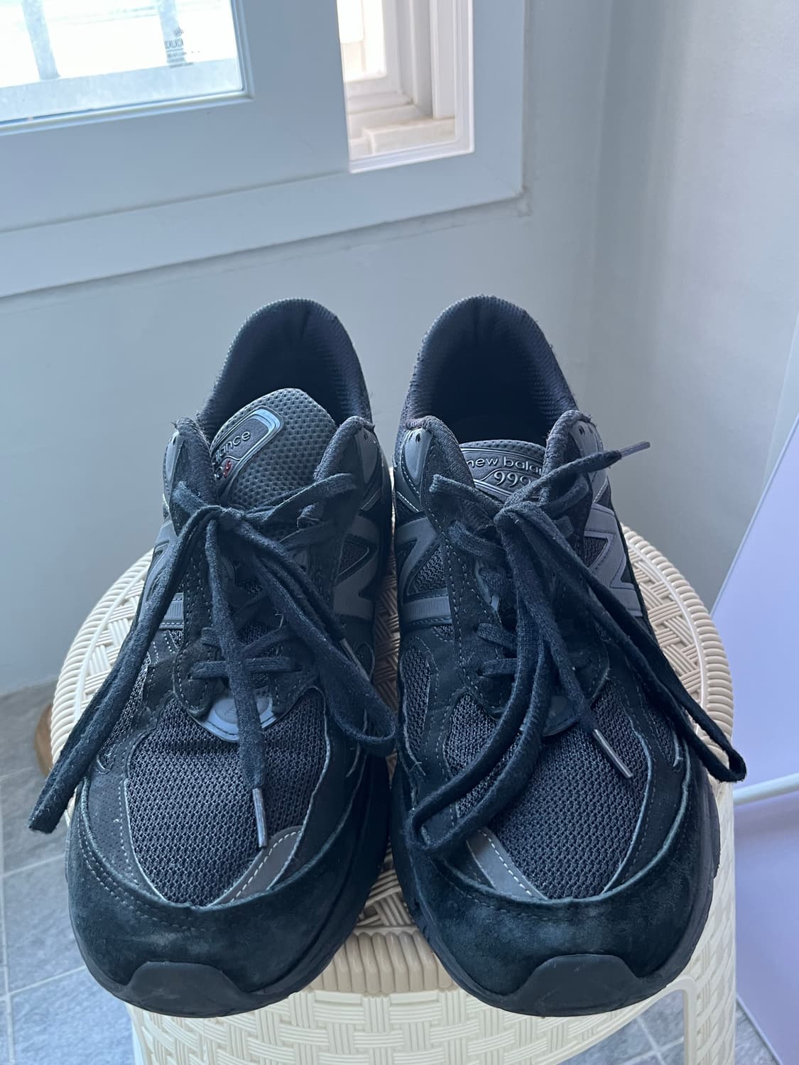 뉴발란스 990v6 트리플블랙 300 상품이미지5