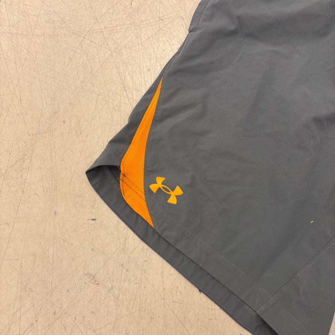 언더아머 배색 스포티 반바지 상품이미지2