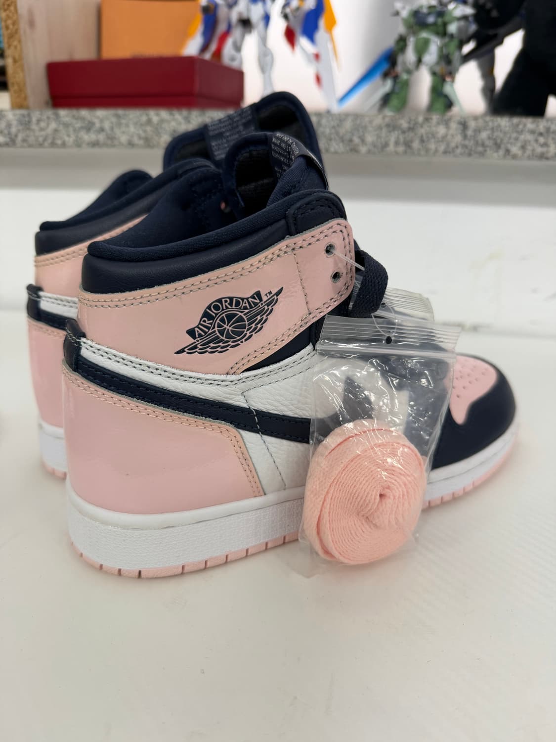 새제품) 나이키 에어 조던 1 블랙/핑크 운동화 240 상품이미지4
