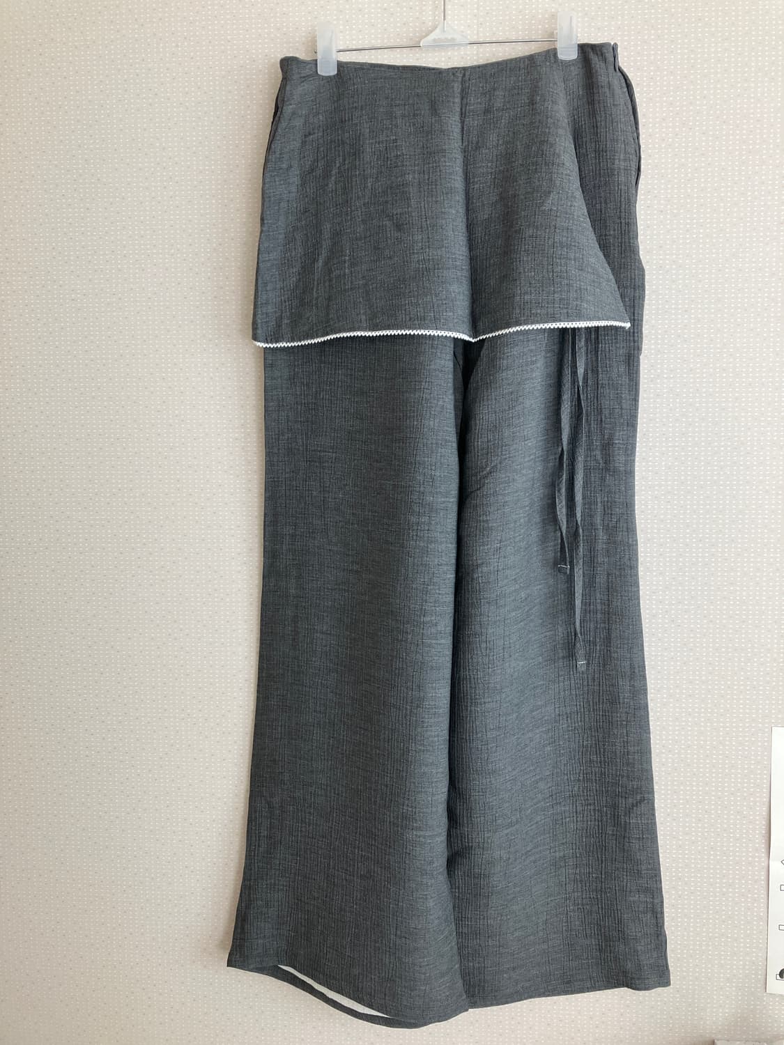 새상품 허그유어스킨 스커트 레이어드 팬츠 차콜 상품이미지3