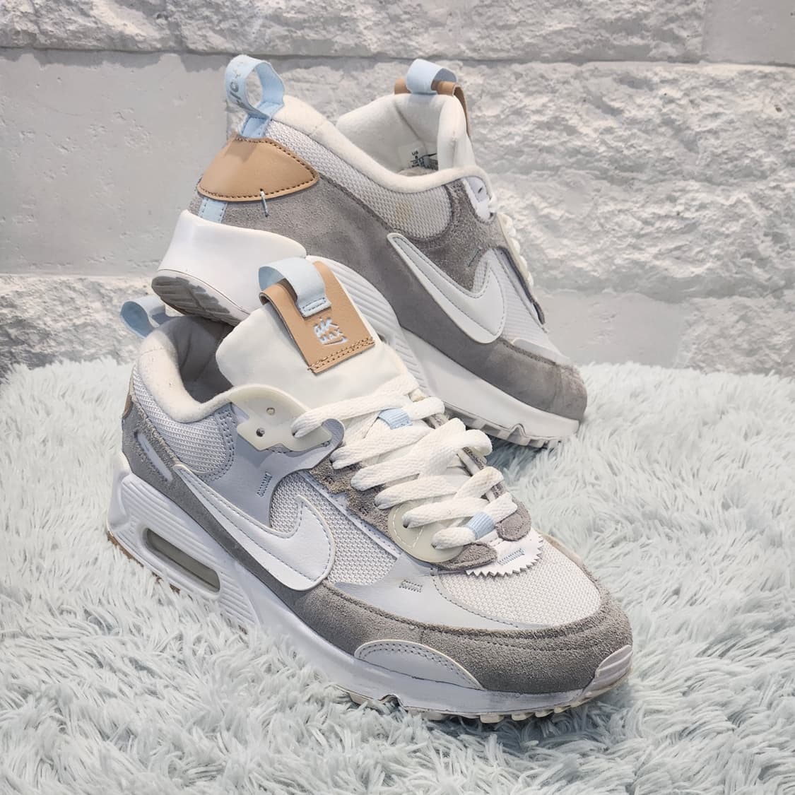 7w-18:나이키 우먼스 에어 맥스 90 퓨추라 SE 퓨어 플래티넘 상품이미지1