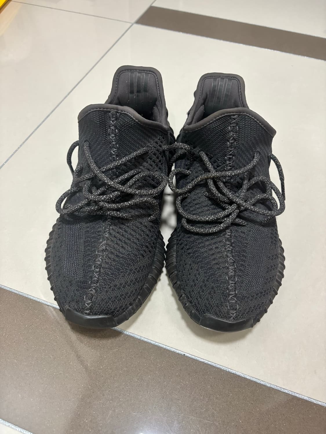 아디다스 이지부스트 350 V2 블랙 상품이미지3