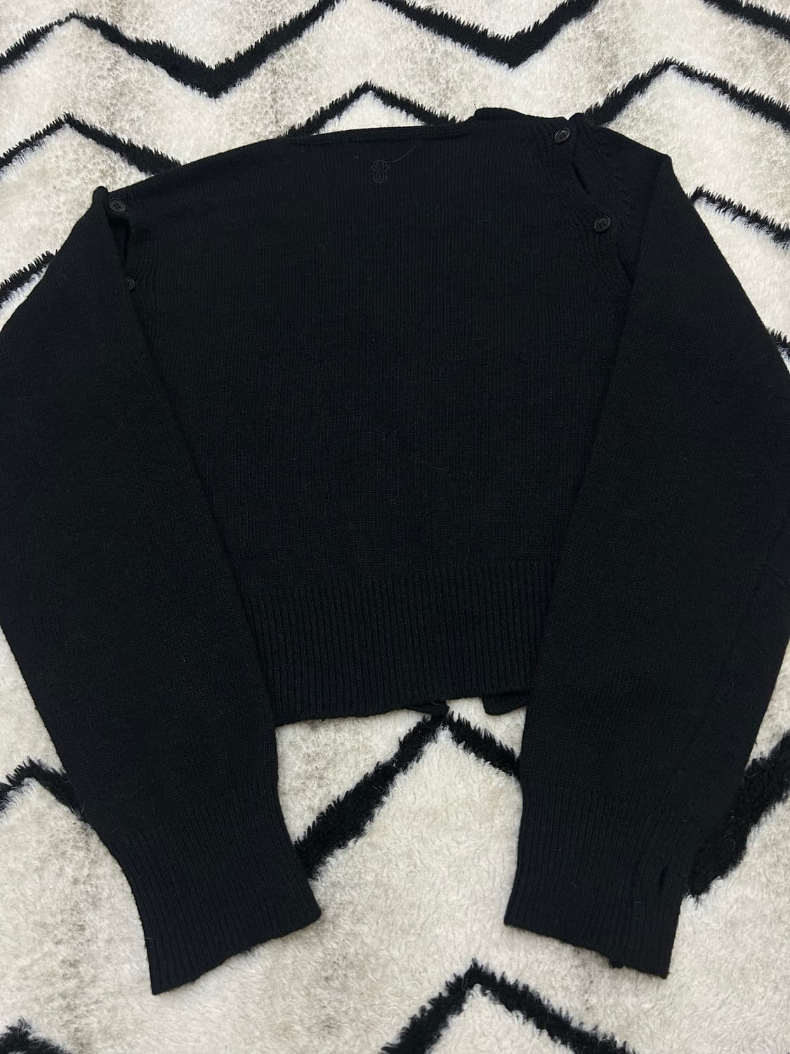 [Free]YUSE 숄더 컷 크롭니트 가디건/블랙 상품이미지5