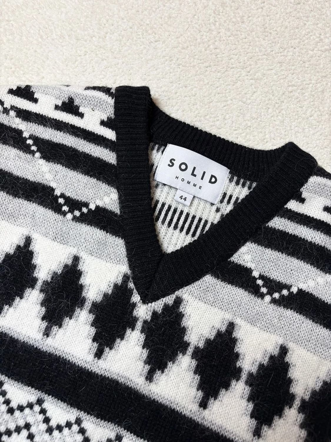 솔리드옴므 22FW 자카드 모헤어 니트 베스트 PN6569 상품이미지4