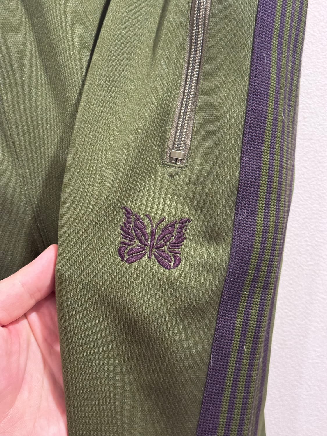 니들스 트레이닝 팬츠 올리브 그린 상품이미지3