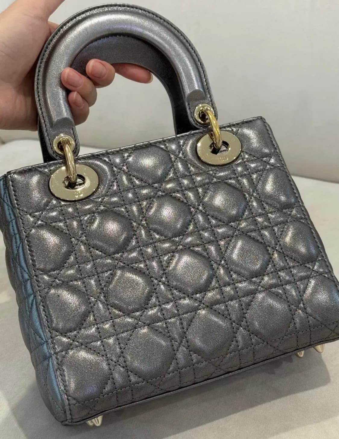 디올 레이디백 레이디디올 스몰 메탈릭실버 상품이미지3