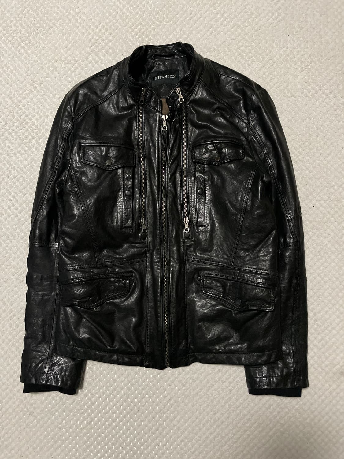 INTERMEZZO 인터메조 웨스턴 무드 램스킨 양가죽 절개 봄버 레더 상품이미지1