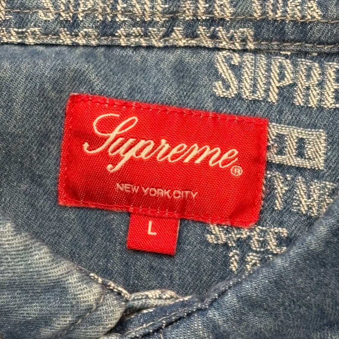 Supreme 트레이드마크 자카드 데님 셔츠 상품이미지3