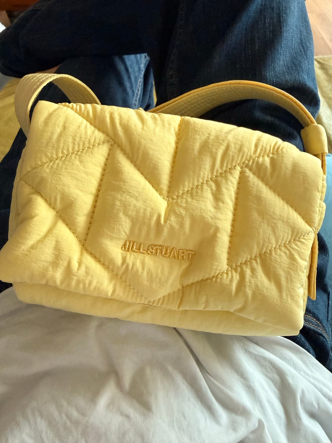 질스튜어트 엘로우 퀄팅 가방 상품이미지1