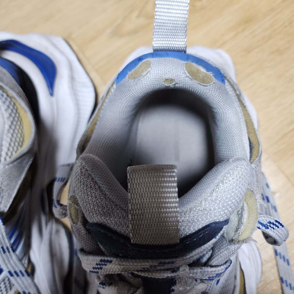 발렌시아가 카고스니커즈 40 상품이미지3