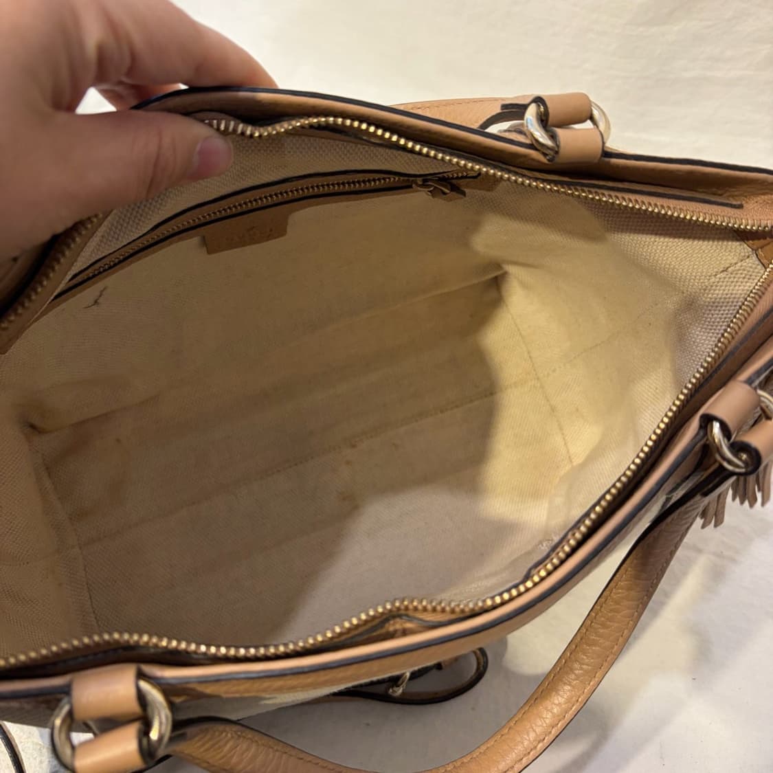 구찌 엠보스 소호 캠버스 투웨이 가방 상품이미지10