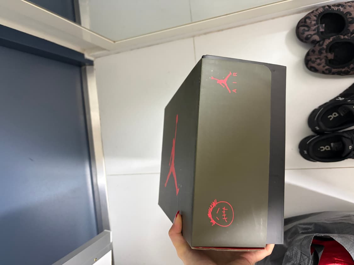 트래비스스캇 에어조던6 250사이즈 상품이미지7