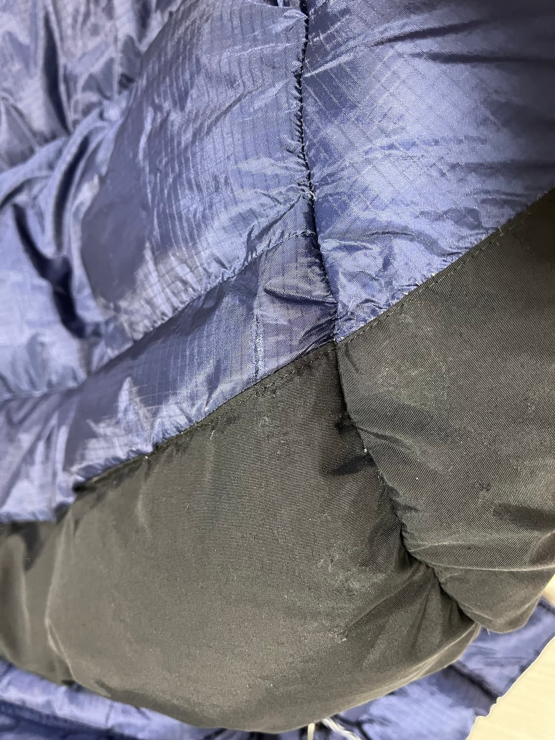 마운틴하드웨어 에어쉴드패딩 상품이미지4