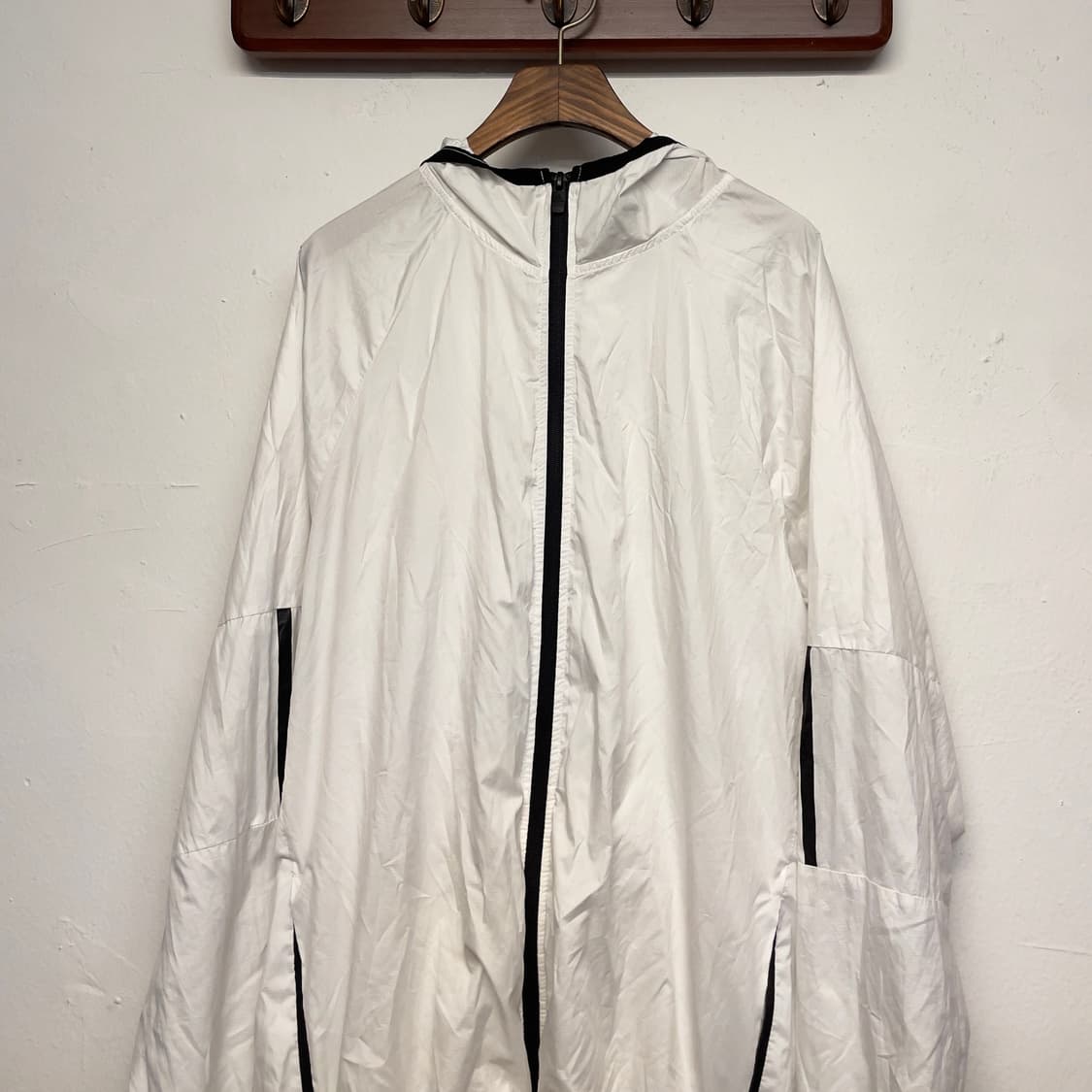 아디다스 러닝 화이트 경량 바람막이 자켓   상품이미지3