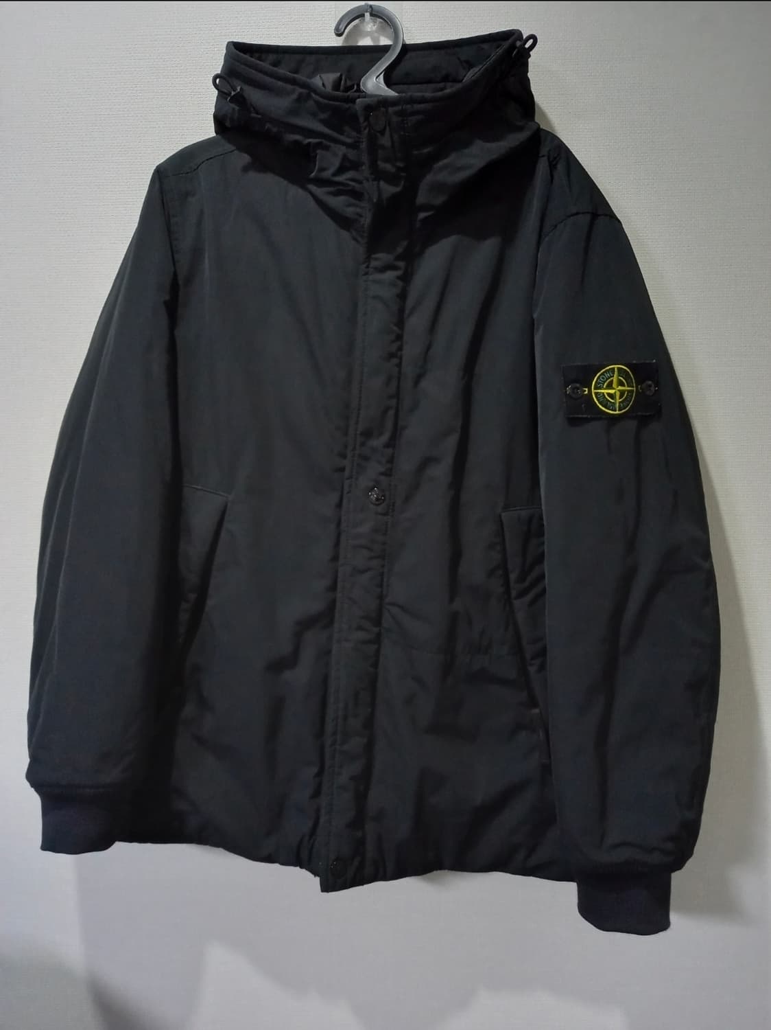 정품 스톤아일랜드 23FW 마이크로트월 패딩자켓 95 /M 상품이미지1