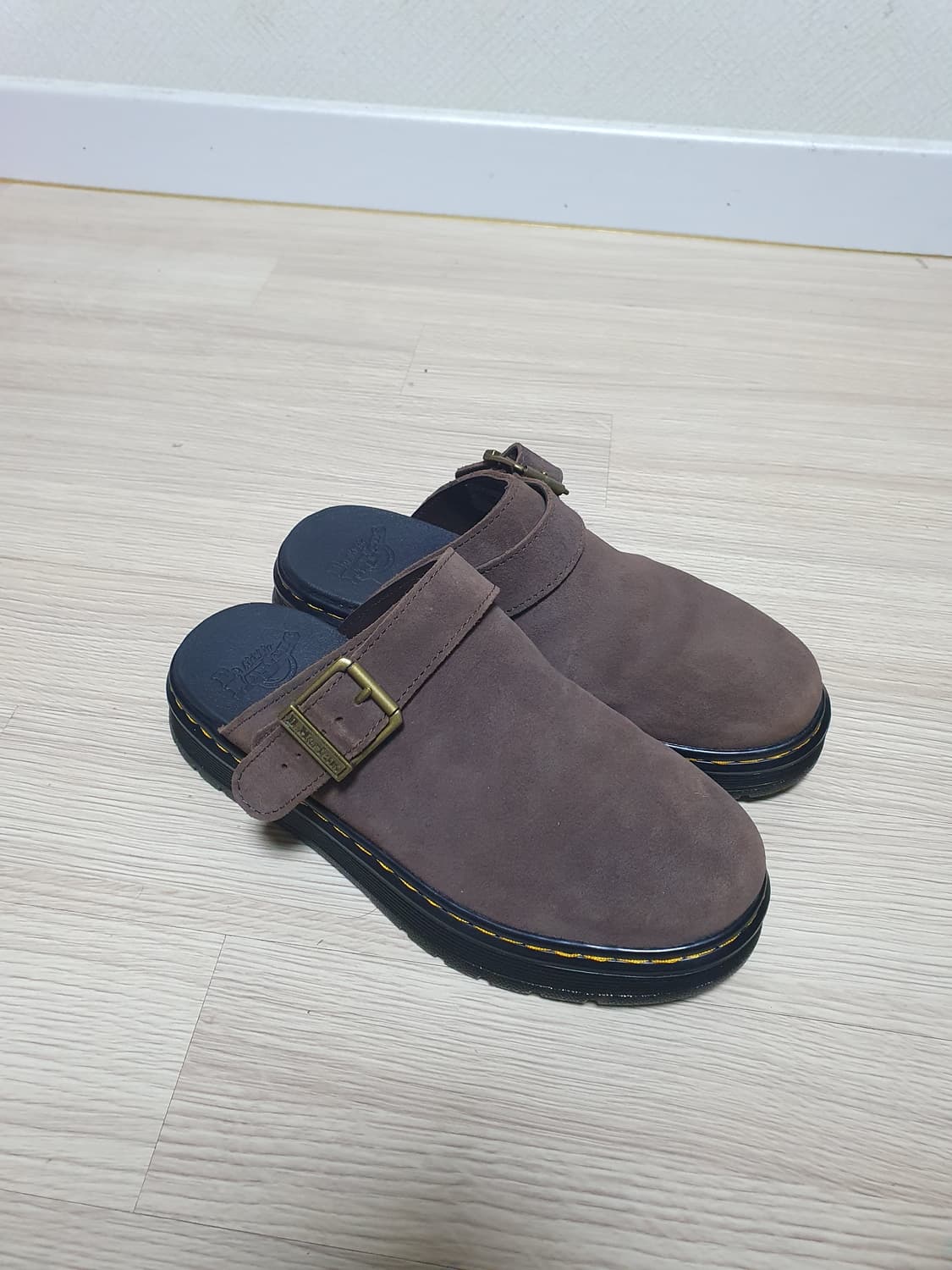 닥터마틴 브루클라인 뮬 슬리퍼 250 상품이미지2