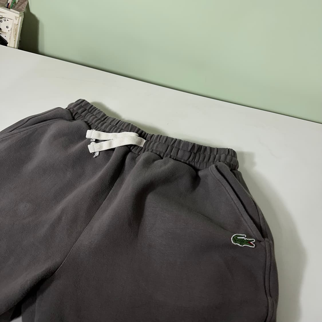 XL 라코스테 진그레이 스몰로고 밴딩 스웻쇼츠 반바지 상품이미지2