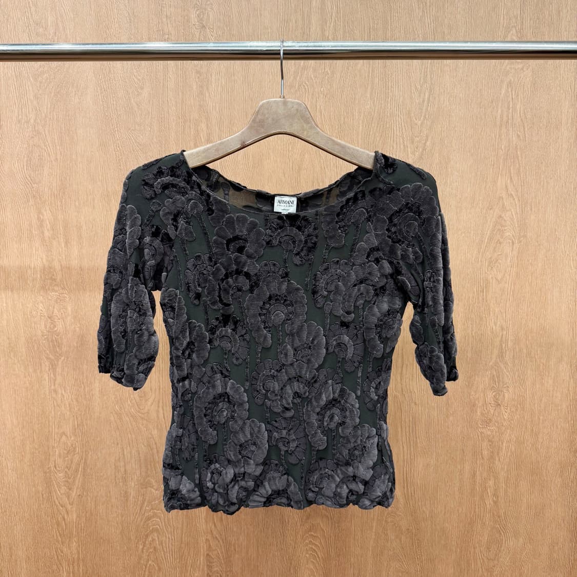 아르마니 콜레지오니 벨벳 플로킹 시스루 반팔 탑 슬림핏 블랙 상품이미지2