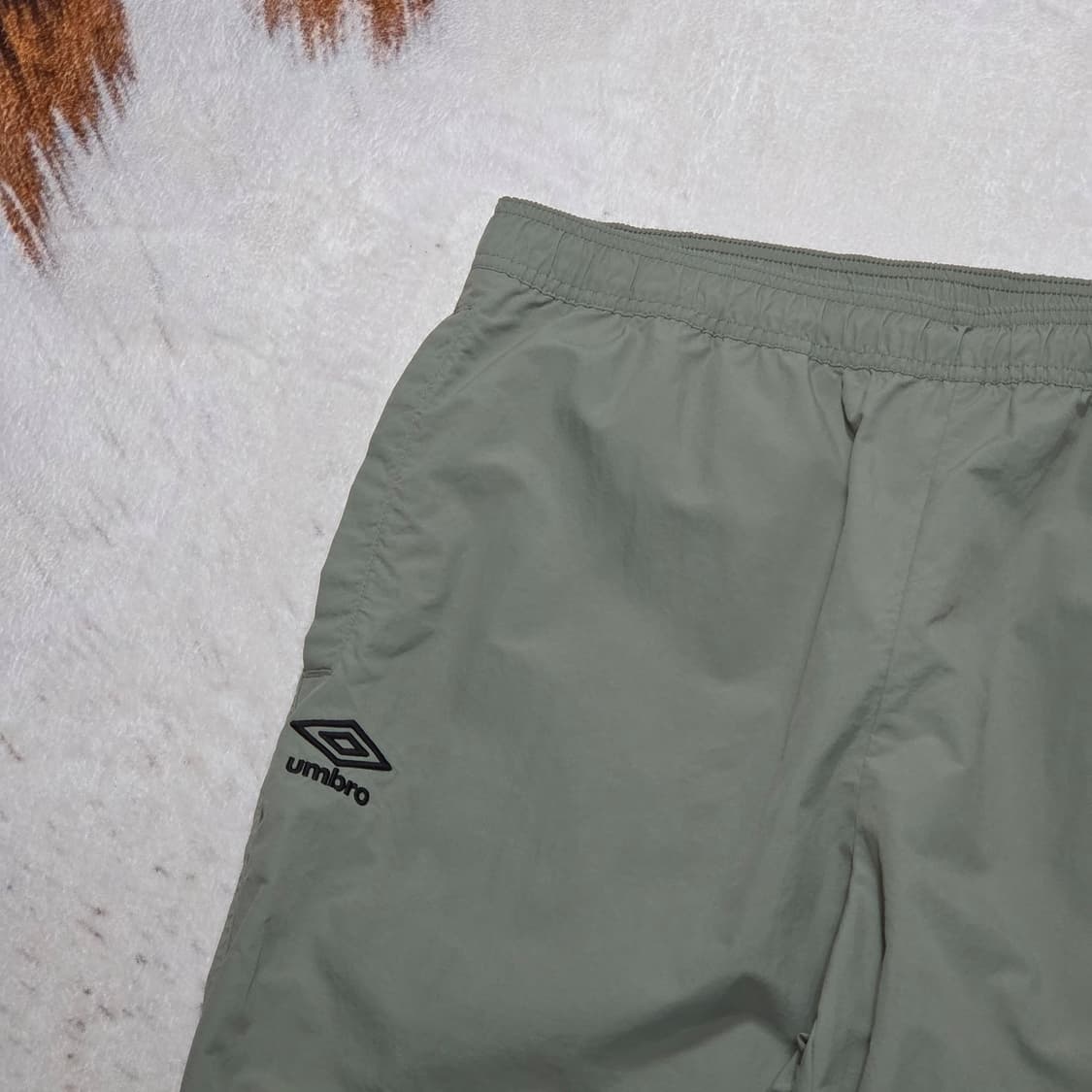 엄브로 카키 풀밴딩 조거 팬츠 상품이미지2