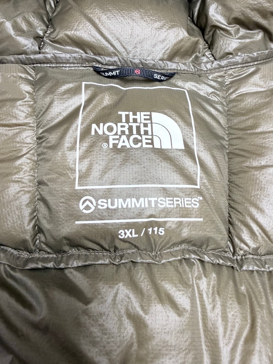 노스페이스 써밋 마테호른 RDS 다운 자켓 카키 3XL 팝니다 상품이미지3