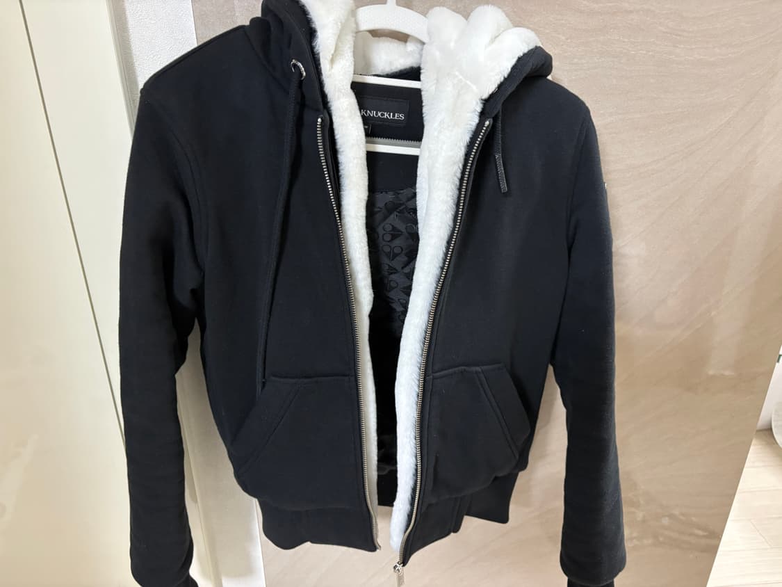 무스너클 버니스웨터 xs 두번입고 드라이함 상품이미지1