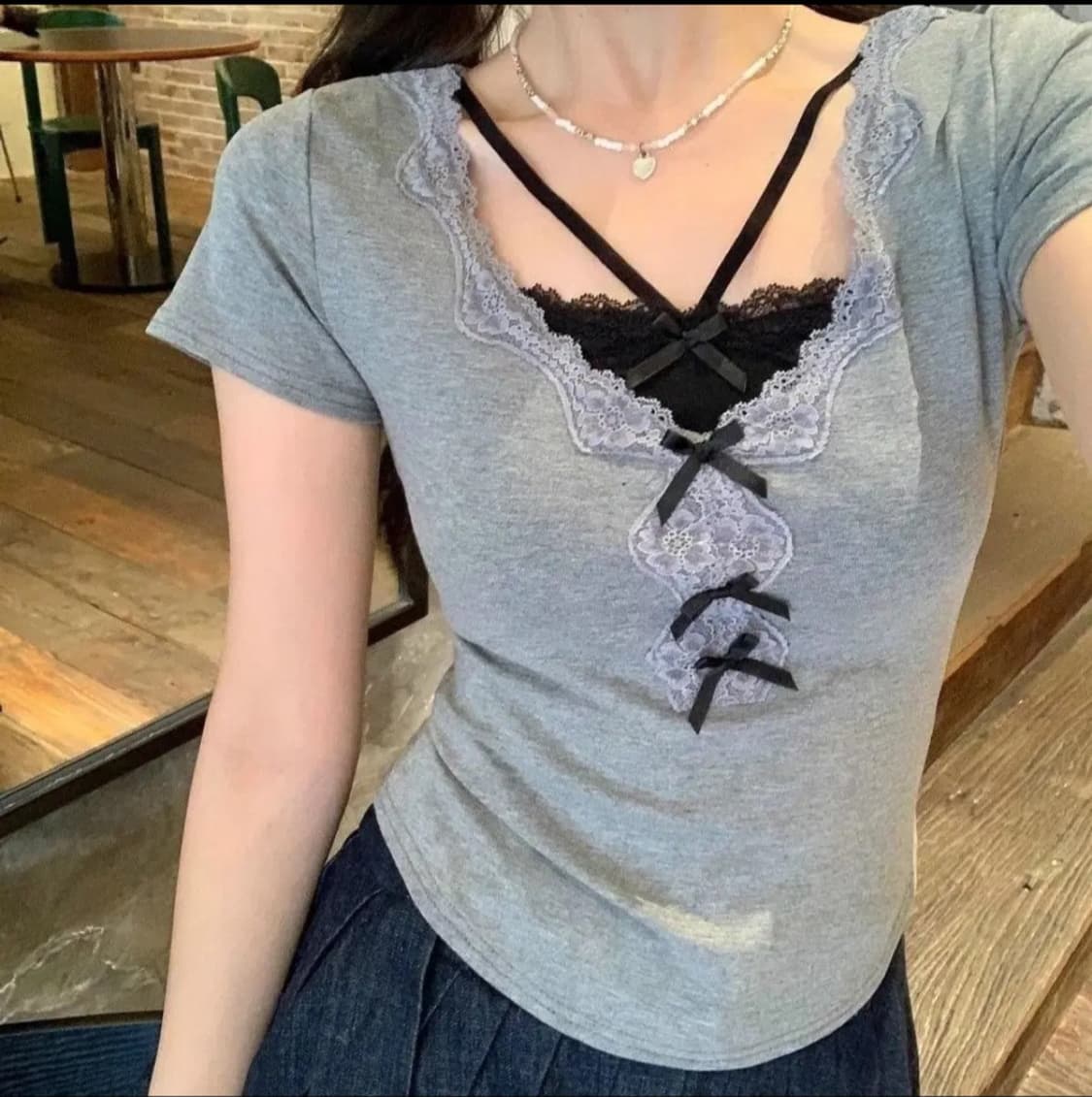 그레이 레이스 리본 포인트 반팔 티셔츠 상품이미지2