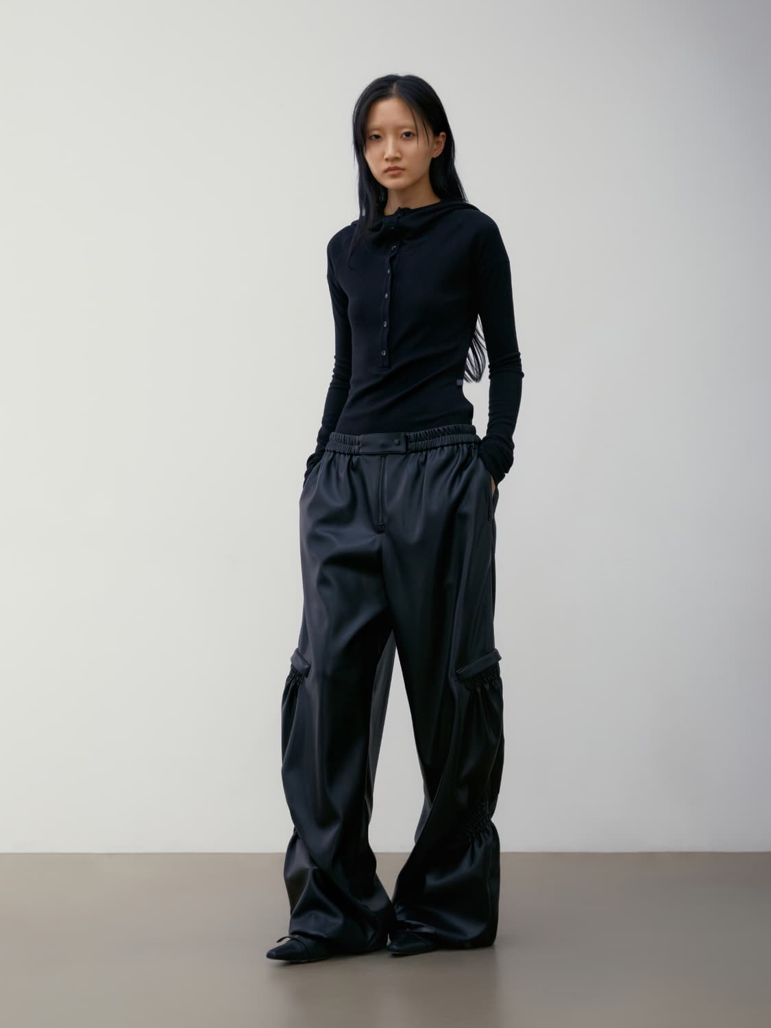 로우클래식 SHIRRING VOLUME LEATHER PANTS 팬츠 상품이미지2