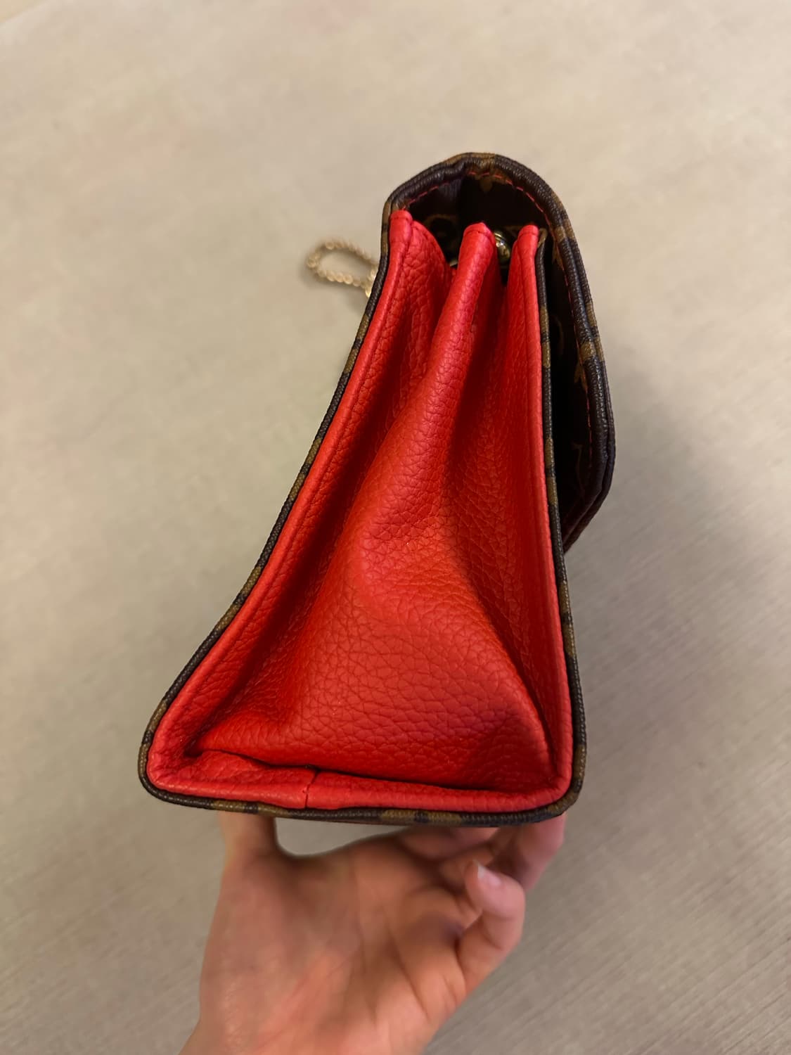 루이비통 모노그램 체인 숄더백 레드 상품이미지6