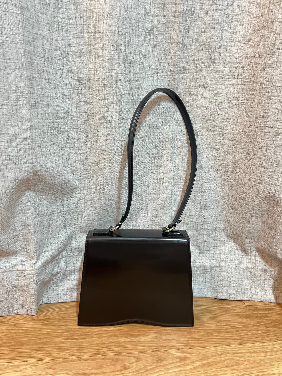 푸시버튼 컬렉션 숄더백 상품이미지5