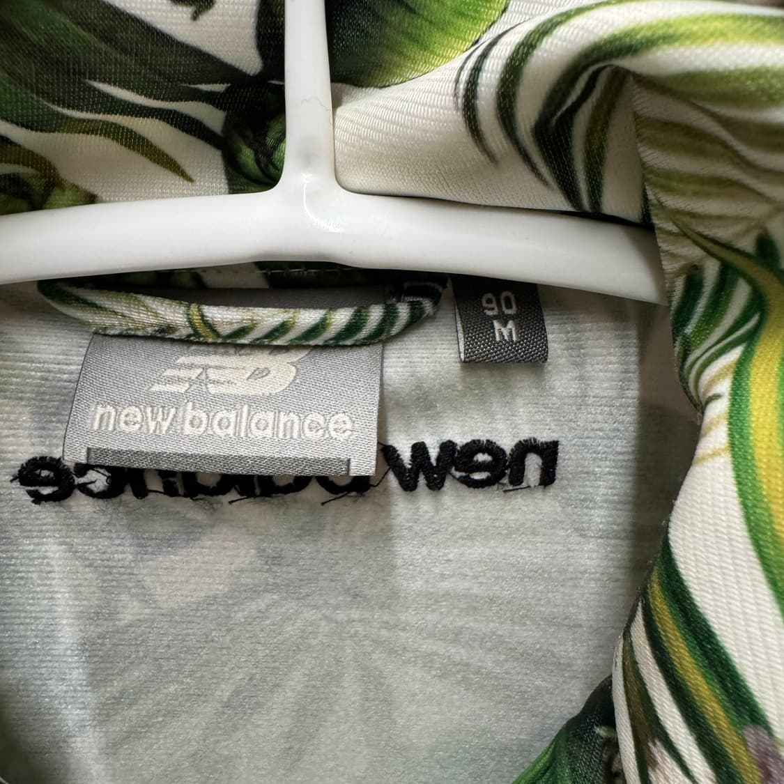 뉴발란스 집업 상품이미지2