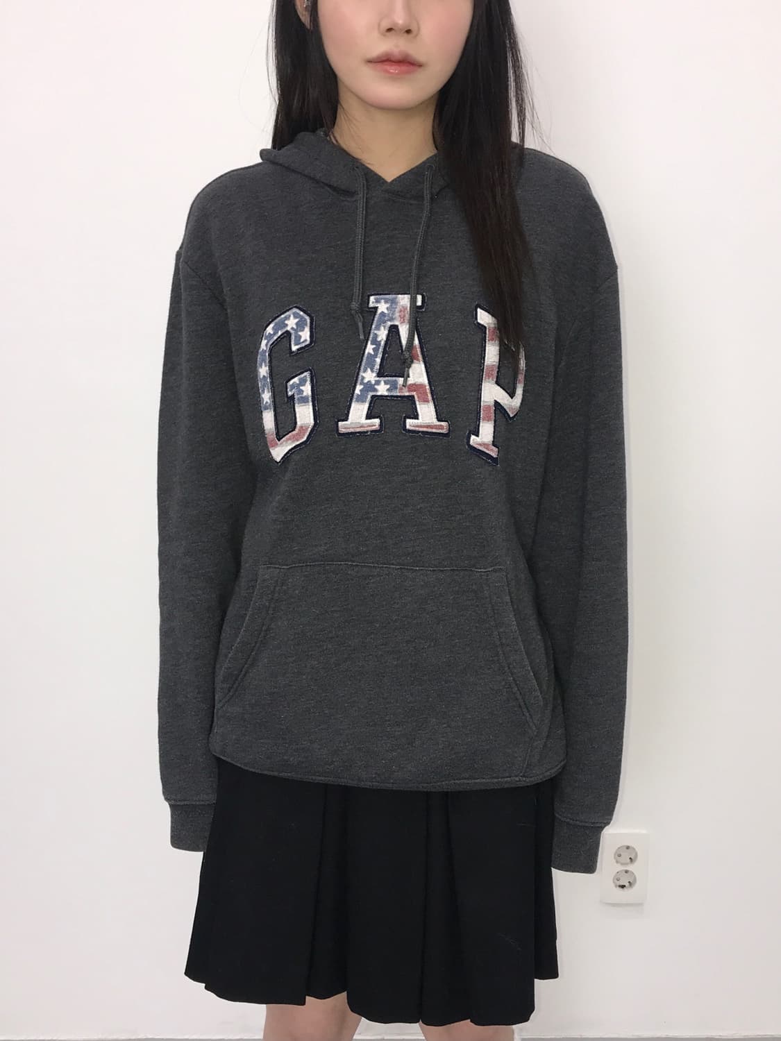 GAP American Flag Logo Charcoal Hoodie 상품이미지1