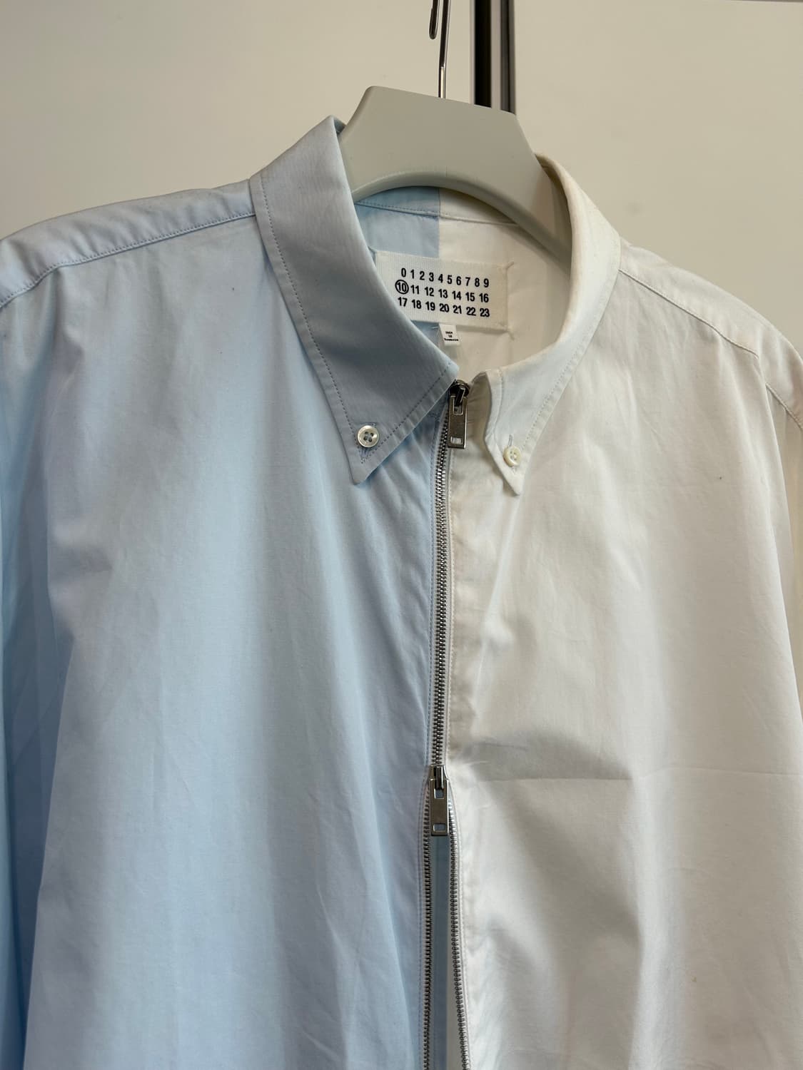 마르지엘라 투톤 투웨이 짚업 셔츠 상품이미지5