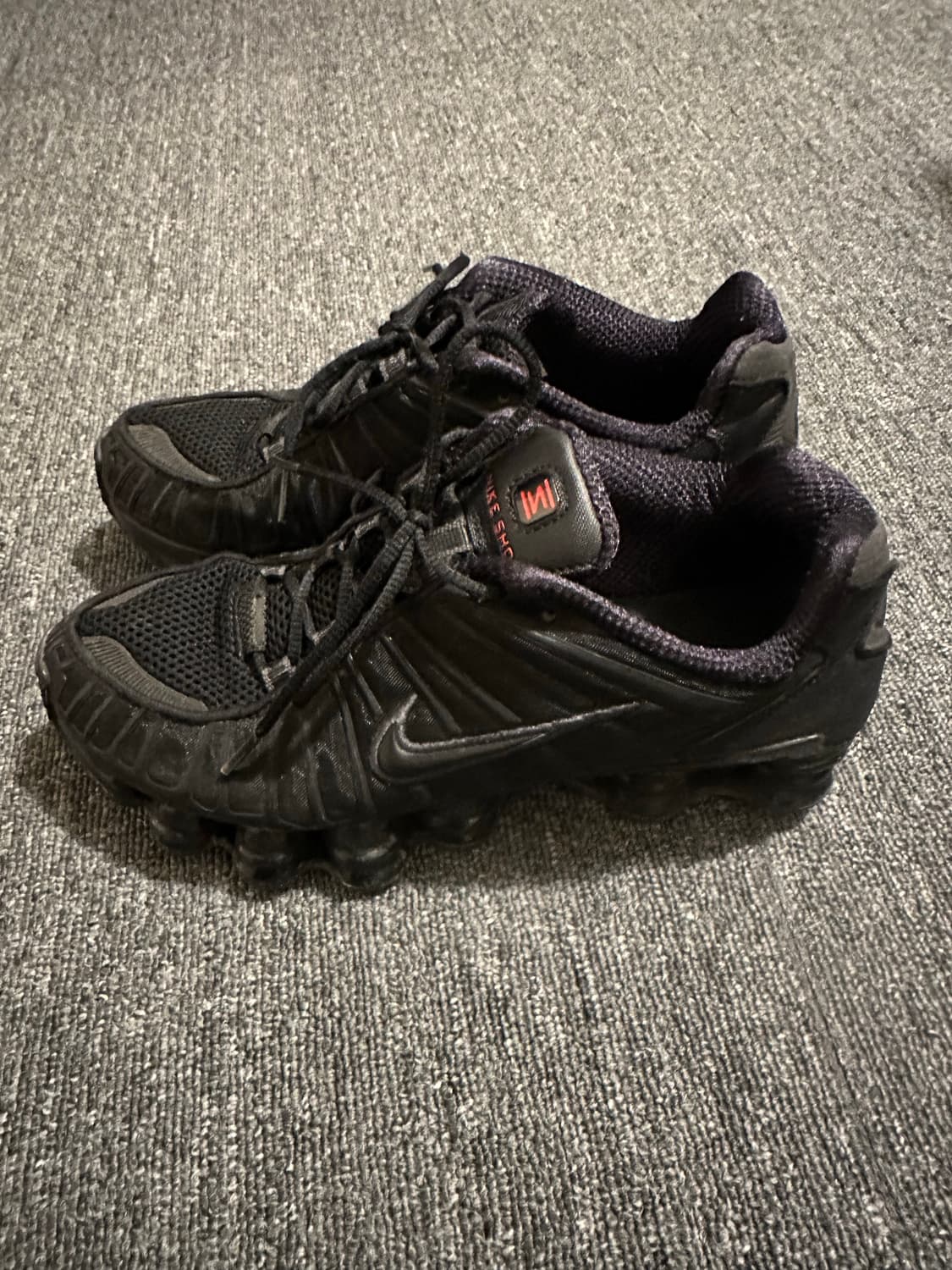 nike 샥스 R4 올블랙 상품이미지3