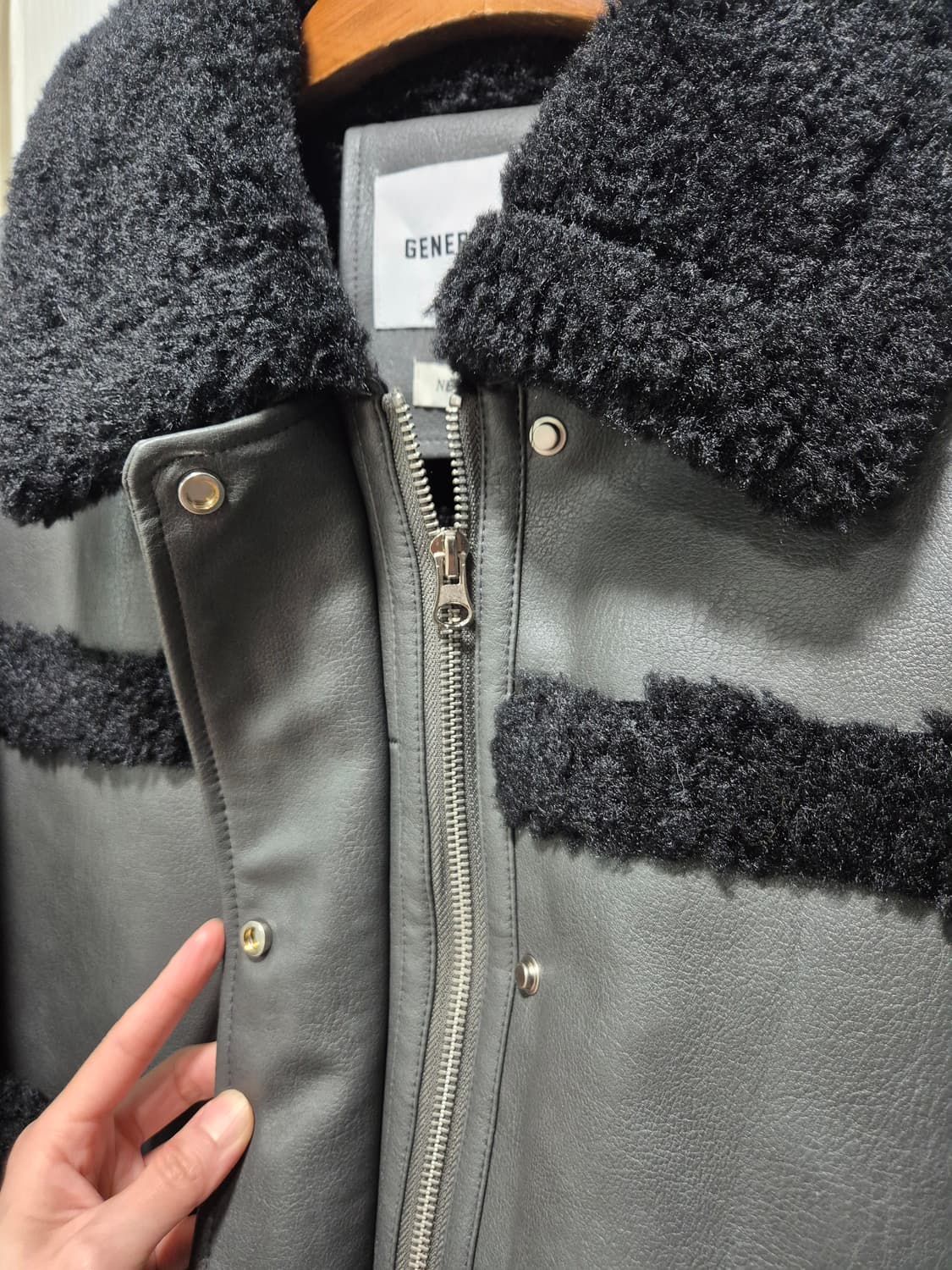 GENERAL IDEA.제너럴아이디어 차콜무스탕 상품이미지5