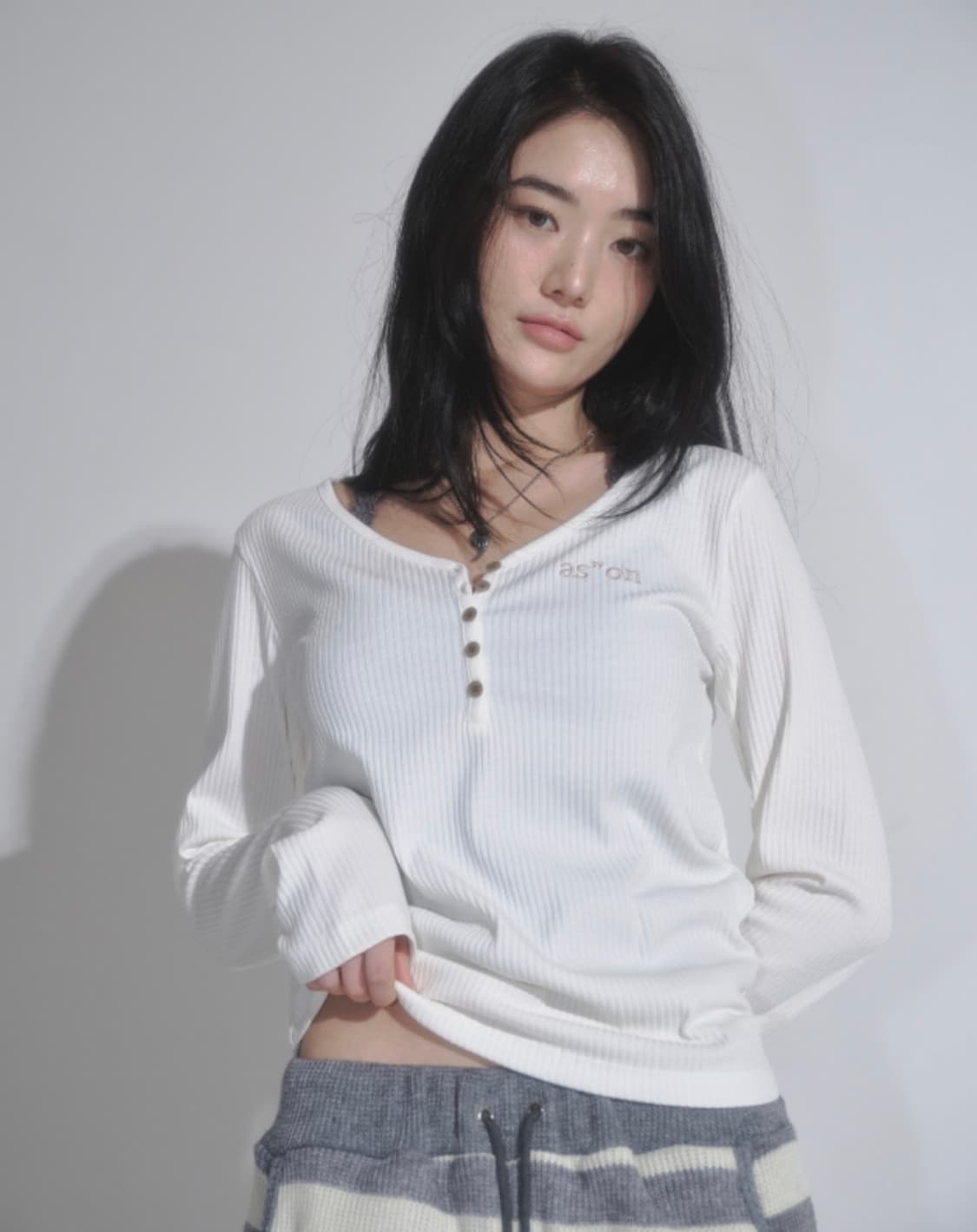 WISH RIBBED BUTTON TEE / IVORY 상품이미지2