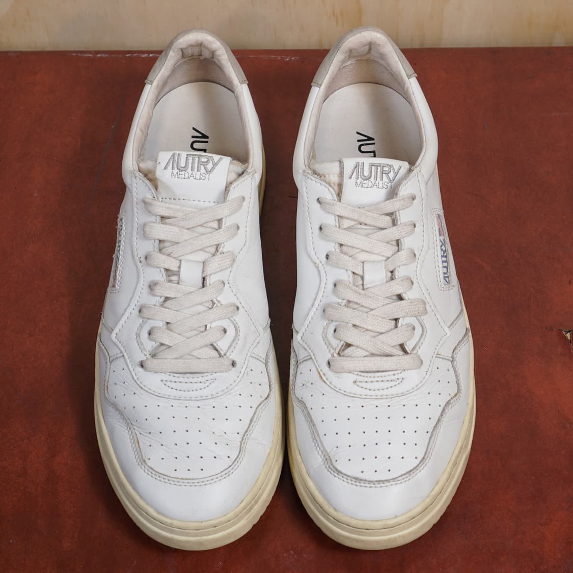 오트리 메달리스트 레더 스니커즈 상품이미지3