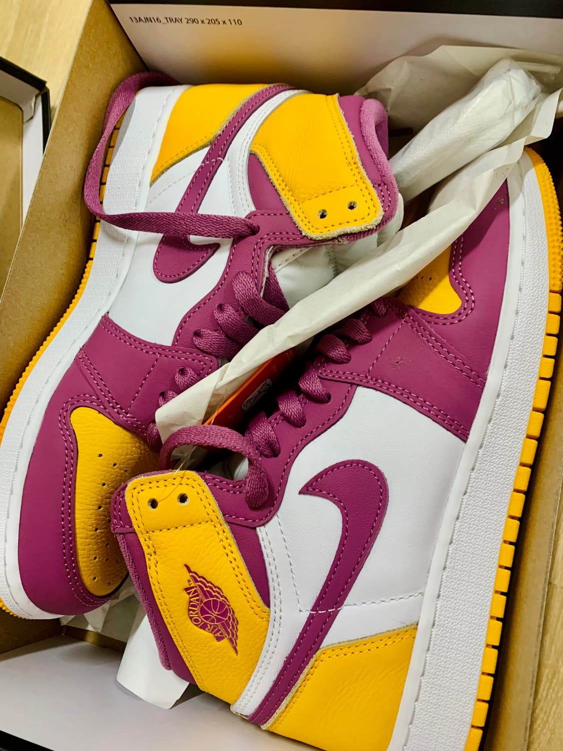 조던1 레트로 하이 유니버시티 상품이미지1