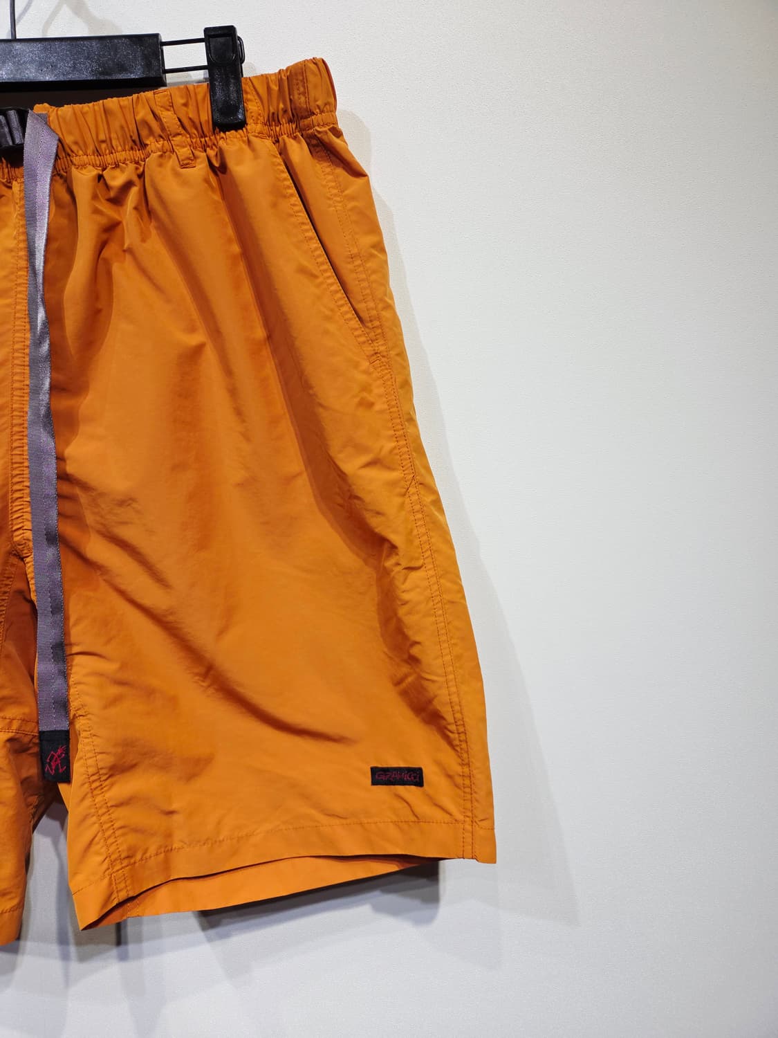 그라미치(GRAMICCI) 폴리 숏팬츠 반바지 머스타드 상품이미지4