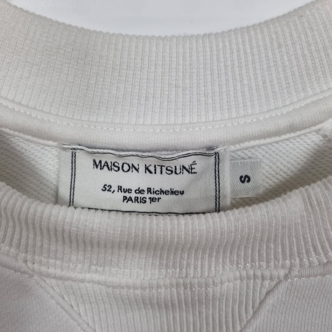 메종키츠네 칠랙스 폭스 패치 맨투맨 화이트 상품이미지3