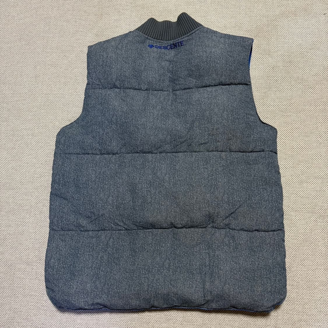 데상트 사이드로고 패딩조끼 상품이미지6