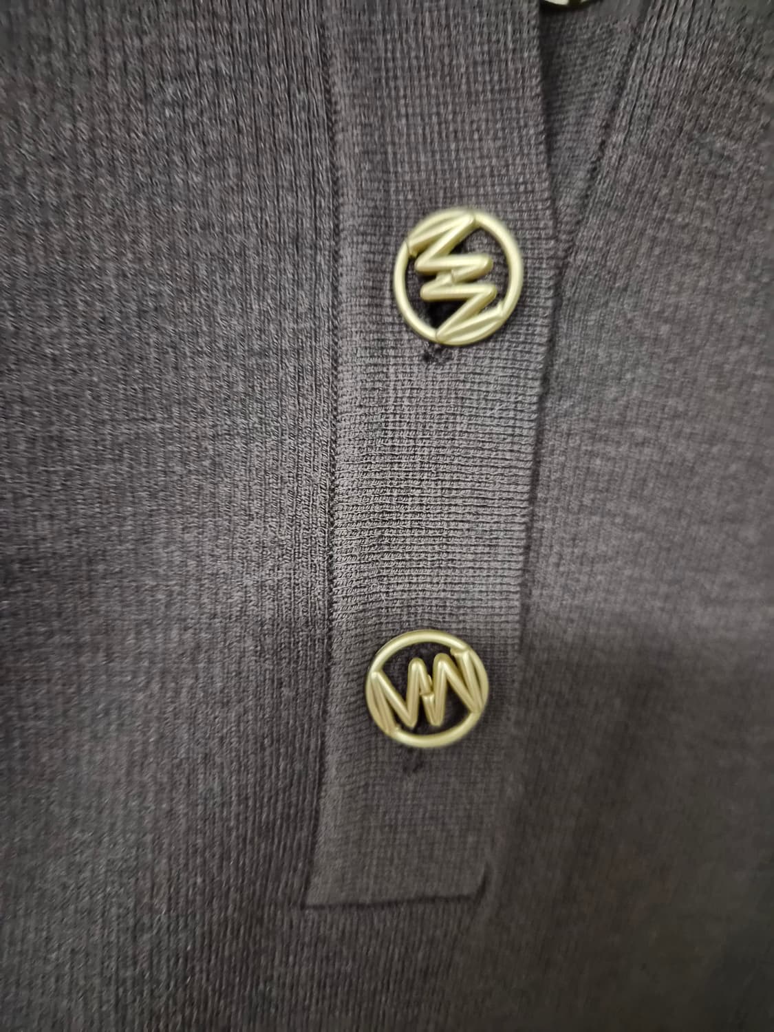 MICHAA미샤  시그니처 골드 버튼 니트  원피스 상품이미지5