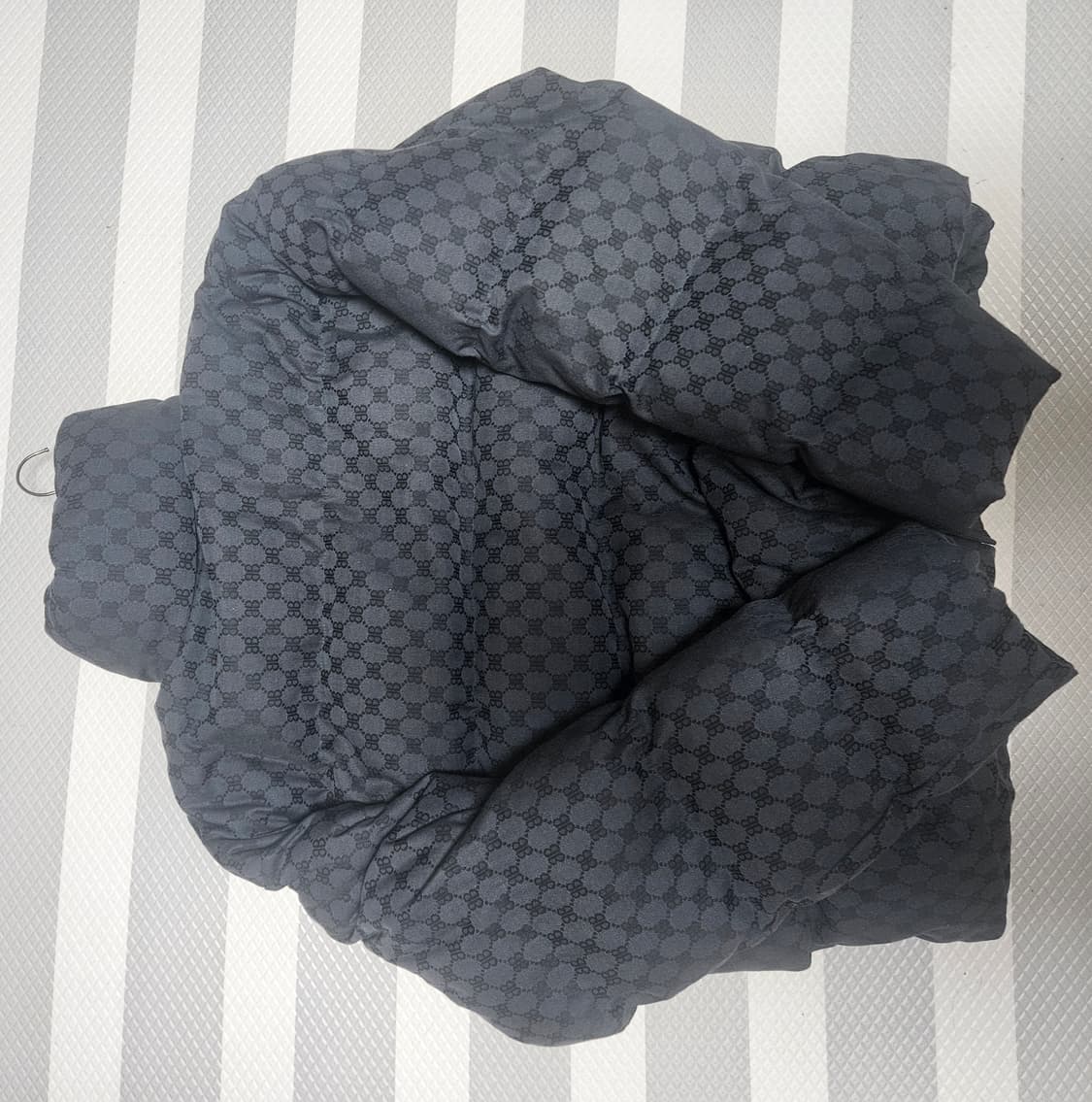 구찌 발렌시아가 해커프로젝트 패딩 상품이미지2