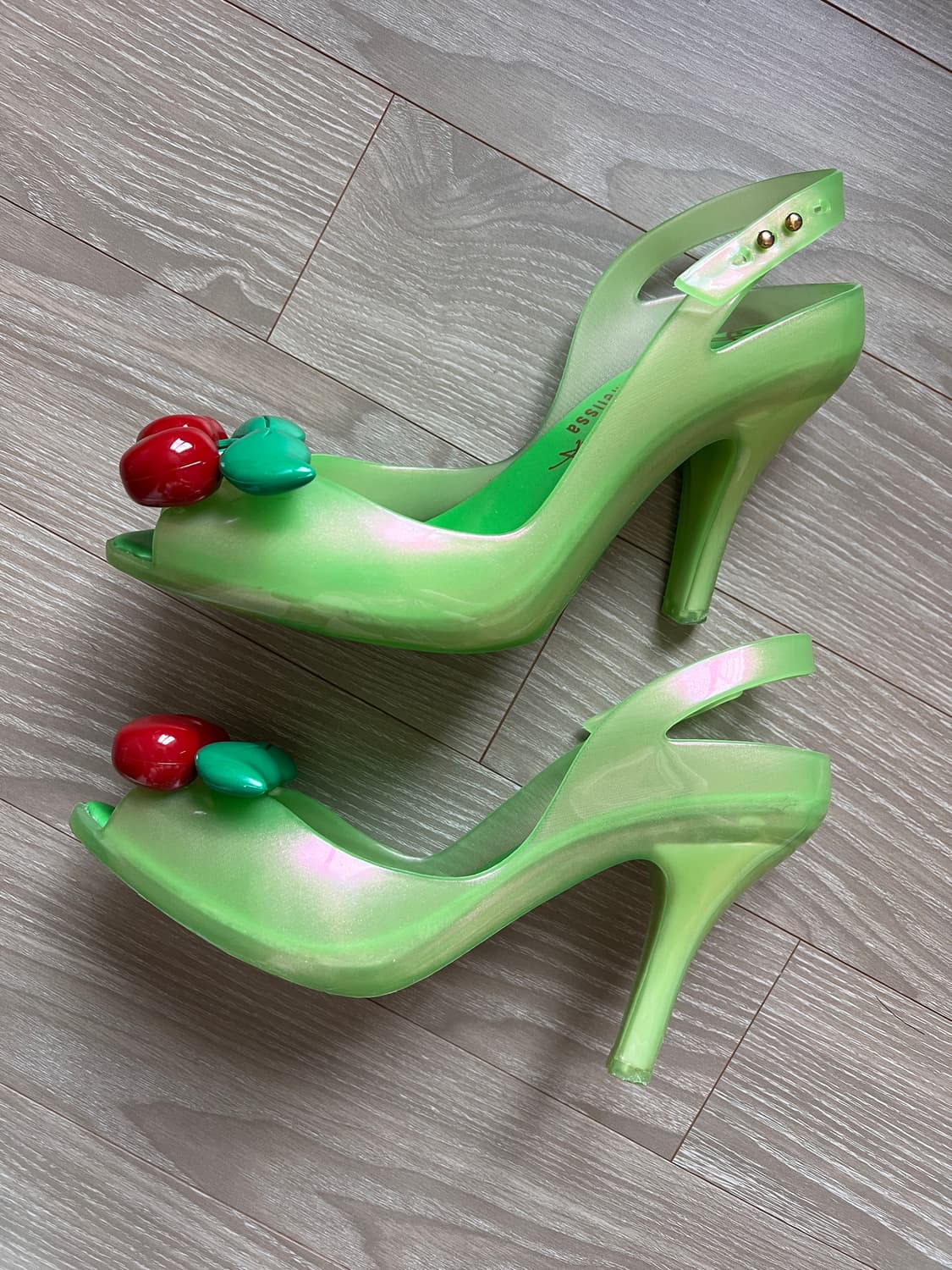 비비안웨스트우드 콜라보 멜리사 체리 힐 7  상품이미지3