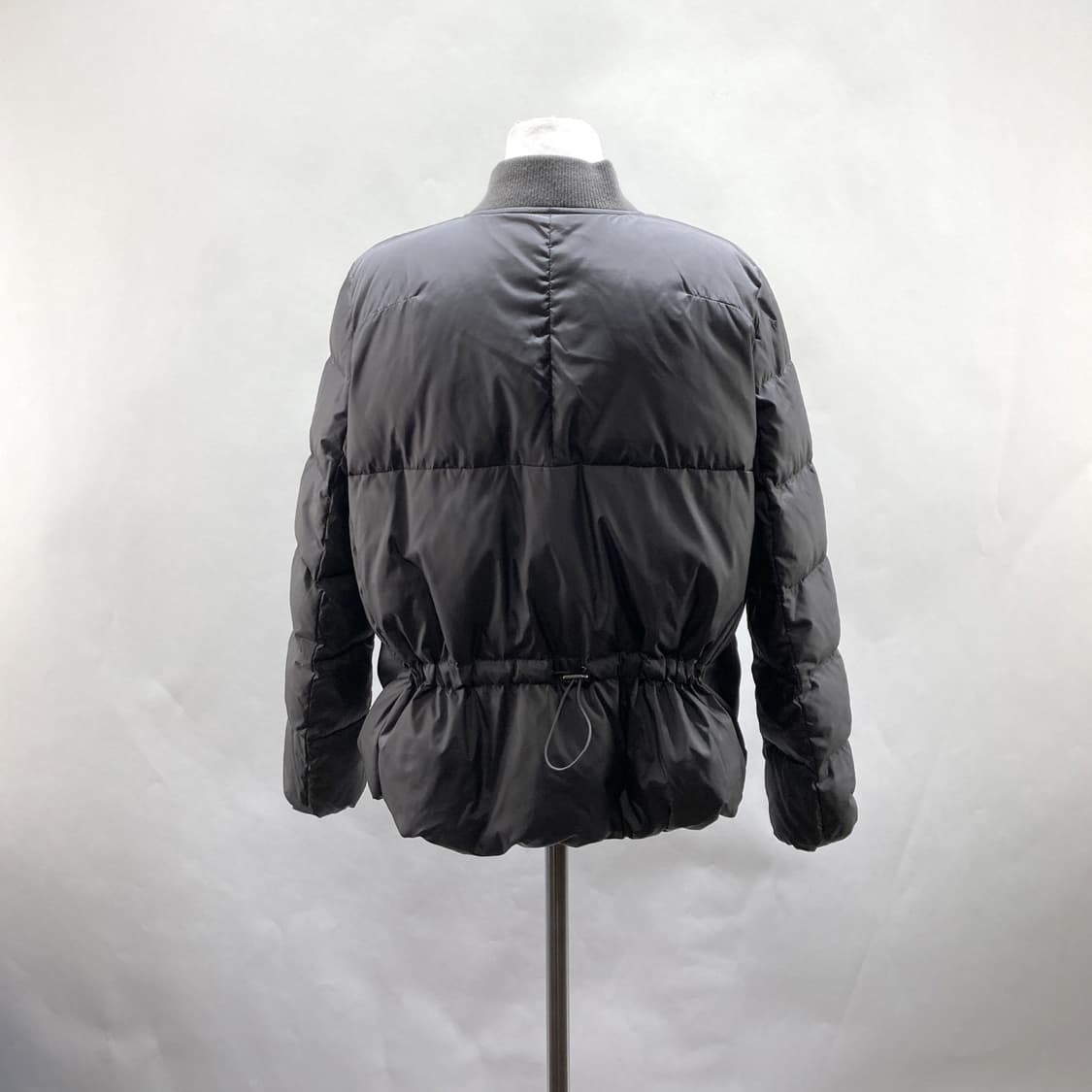 베네통 포켓장식 스트링 덕다운 여성패딩 90 상품이미지3