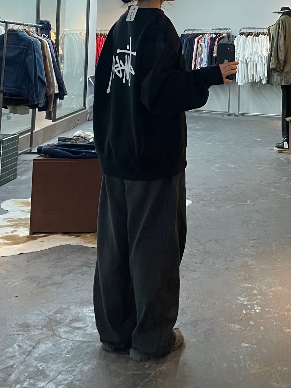 스투시 베이직로고 블랙 맨투맨 H2066 상품이미지2