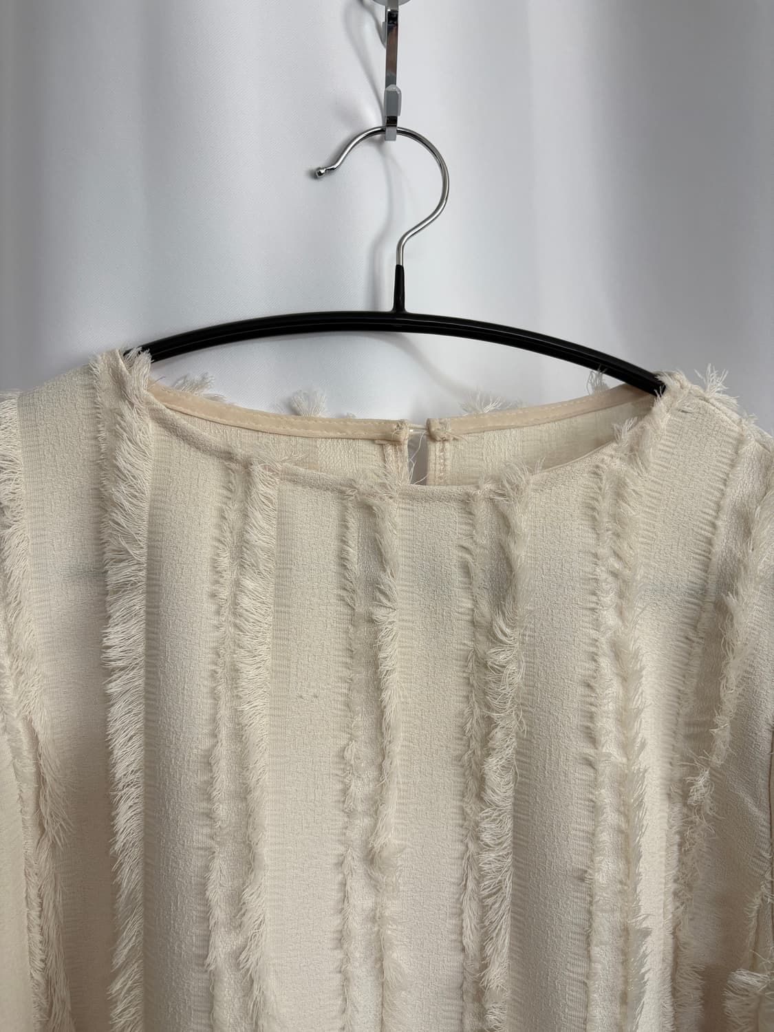 cream fringe blouse 상품이미지4