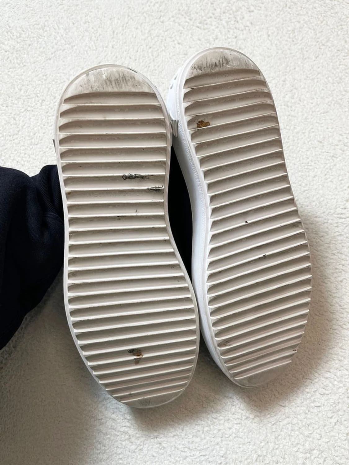 루이비통 송아지 가죽 타임 아웃 스니커즈 A1728 상품이미지8